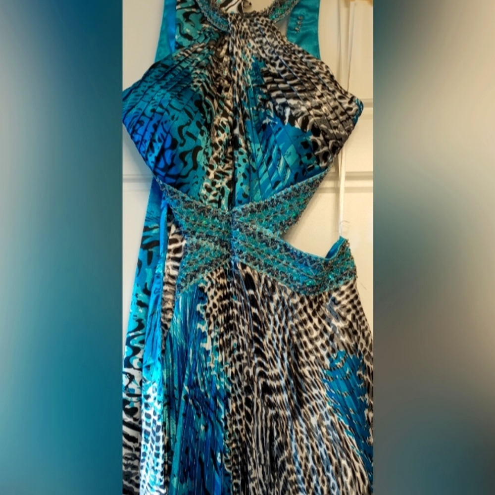 Brand new A-line Evening Gown - Picture 1 of 4